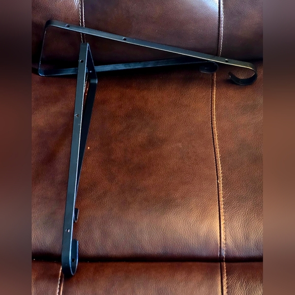 Set of (2) 15" Black Steel Traditional Plant Hooks. 🪴 🪴✨️✨️ - Picture 9 of 16